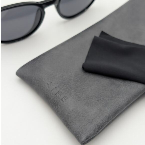 Aire Karma Unisex Sunglasses Classic Round Shape Black Polarised One Size - Picture 7 of 7